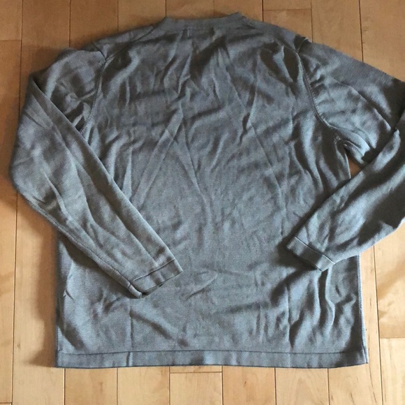 Eddie Bauer 100% Wool Striped V-neck Tee - Picture 7 of 8